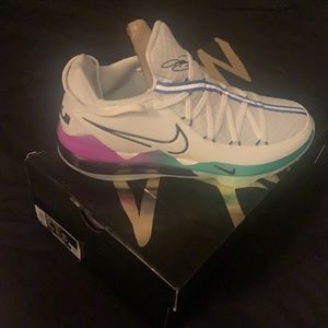 Lebron 17 low glow in the dark size 12 men nike